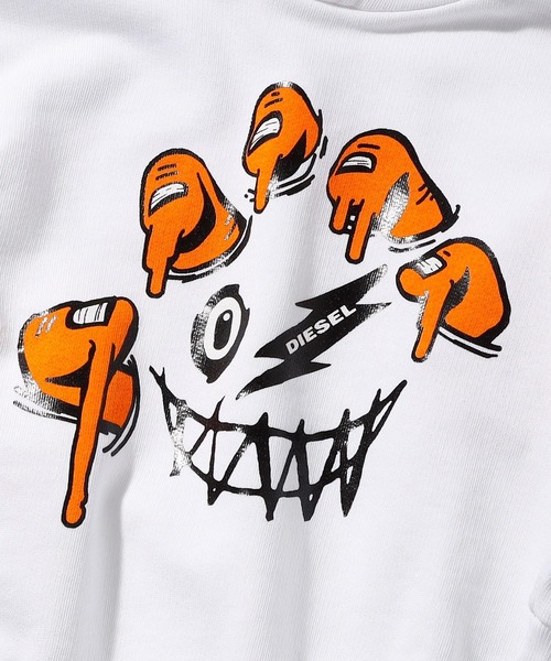 DIESEL KIDS(ディーゼルキッズ)の「DIESEL(ディーゼル)Kids & Junior ブランドロゴブリント長袖パーカーオーバーフーディー(パーカー・キッズ・オレンジ/ホワイト/ブラック・4Y/10Y/8Y/12Y/14Y/16Y)」の15枚目の写真