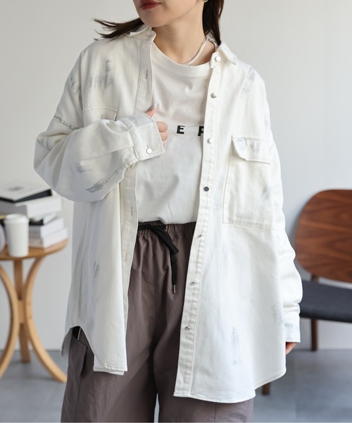 ap retro（アプレトロ）の「【選べる】デニムシャツジャケット / 箔プリントデニムシャツ《動画あり》（デニムジャケット・レディース・ブルー/ネイビー/ブラック/ブルー系その他/オフホワイト・FREE）」の15枚目の写真