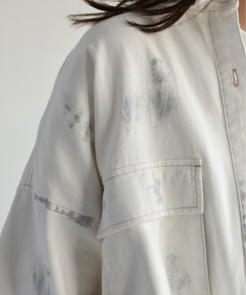 ap retro（アプレトロ）の「【選べる】デニムシャツジャケット / 箔プリントデニムシャツ《動画あり》（デニムジャケット・レディース・ブルー/ネイビー/ブラック/ブルー系その他/オフホワイト・FREE）」の9枚目の写真