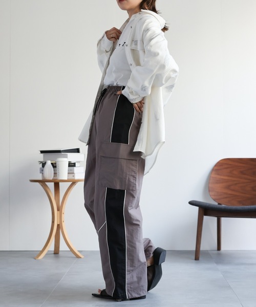 ap retro（アプレトロ）の「【選べる】デニムシャツジャケット / 箔プリントデニムシャツ《動画あり》（デニムジャケット・レディース・ブルー/ネイビー/ブラック/ブルー系その他/オフホワイト・FREE）」の19枚目の写真