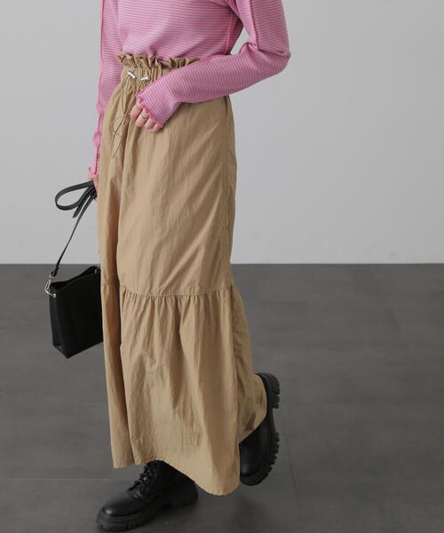 FREE'S MART（フリーズマート）の「◆ウエストドロストティアードスカート（スカート・レディース・ホワイト/ベージュ/ブラック・MEDIUM/SMALL）」の5枚目の写真