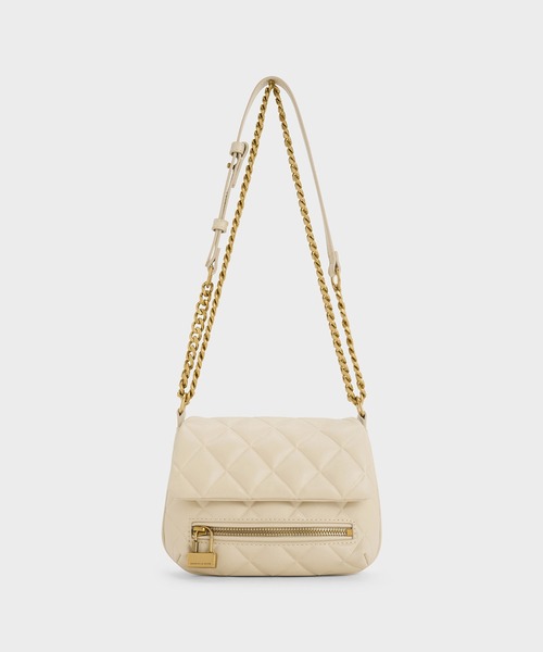 CHARLES & KEITH（チャールズ & キース）の「Swing スウィング キルトクロスボディバッグ（ショルダーバッグ・レディース・ベージュ/ブラック/バーガンディー・S）」の18枚目の写真