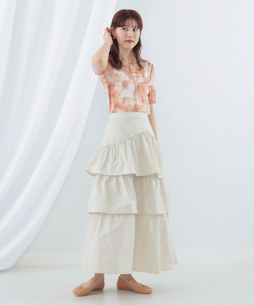 Ray BEAMS（レイビームス）の「Ray BEAMS / タフタ ギャザー ティアード スカート（スカート・レディース・ブラック/オフホワイト・0/1）」の4枚目の写真