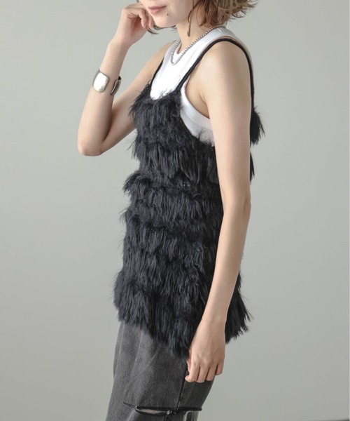 AMELY(エミリー)の「シャギーフリンジニットキャミ(ニット/セーター・レディース・ブラック/ブルー/アイボリー/モカ・フリー)」の10枚目の写真