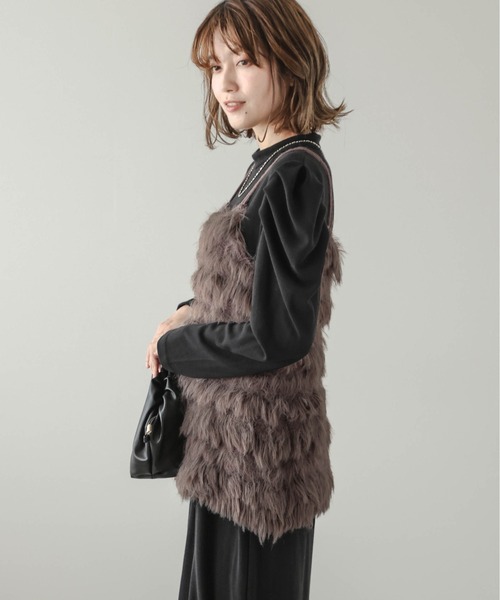 AMELY(エミリー)の「シャギーフリンジニットキャミ(ニット/セーター・レディース・ブラック/ブルー/アイボリー/モカ・フリー)」の13枚目の写真