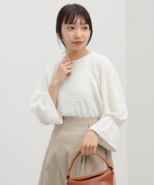 BEAMS HEART(ビームスハート)の「BEAMS HEART / ジャカード ギャザースリーブ プルオーバー(シャツ/ブラウス・レディース・オフホワイト/ブラック/サックスブルー・FREE)」の21枚目の写真