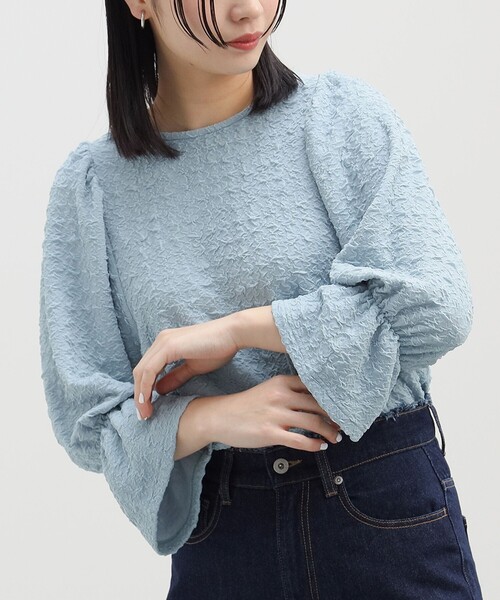 BEAMS HEART(ビームスハート)の「BEAMS HEART / ジャカード ギャザースリーブ プルオーバー(シャツ/ブラウス・レディース・オフホワイト/ブラック/サックスブルー・FREE)」の5枚目の写真