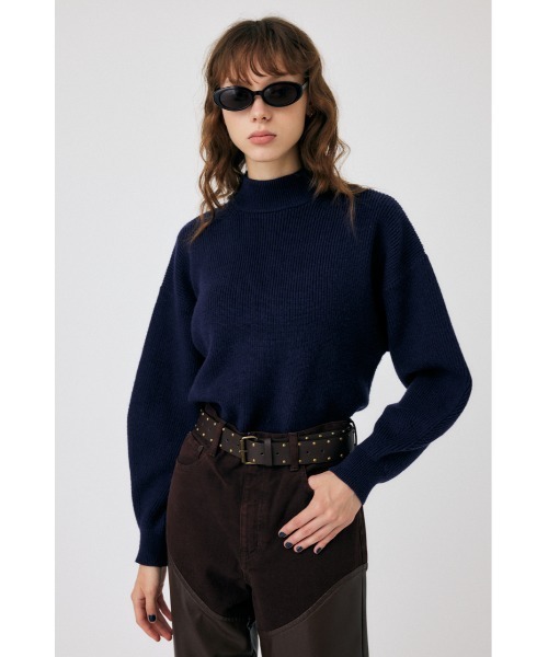 MOUSSY（マウジー）の「MOCK NECK COMPACT ニット（ニット/セーター・レディース・ピンク/ダークネイビー/ブルー/ホワイト・FREE）」の3枚目の写真