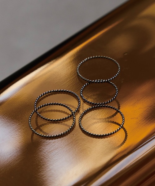 LAVEANGE（ラビアンジェ）の「アンティークスキニーリングセット/5本（リング・レディース・シルバー・L/M/S）」の2枚目の写真