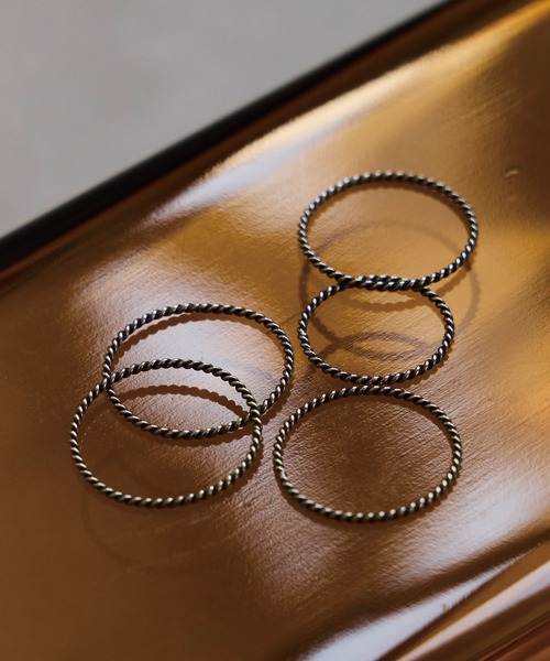 LAVEANGE（ラビアンジェ）の「アンティークスキニーリングセット/5本（リング・レディース・シルバー・L/M/S）」の3枚目の写真