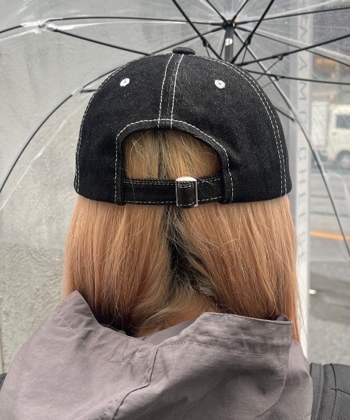 Never mind the XU / Chikashitsu+(ネバーマインド ザ エックスユー / チカシツプラス)の「韓国ファッション nmtc + エヌエムティーシープラス ribbon denim cap リボン ステッチ デニムキャップ デニム ボールキャップ ロゴキャップ 帽子 ストリートファッション 韓国ストリート(キャップ・レディース・ネイビー/ブラック/ホワイト・ONE SIZE)」の12枚目の写真