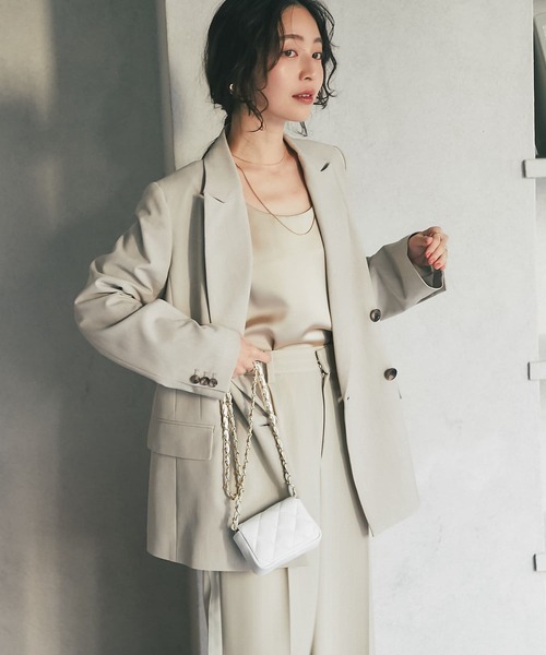 La boutique BonBon（ラブティックボンボン）の「サテン２WAYタンク（タンクトップ・レディース・ベージュ/ピンクベージュ/グレイッシュベージュ・FREE）」の10枚目の写真