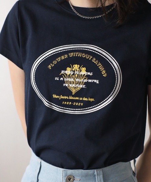 COMMRE（コムル）の「箔プリントフラワーコンパクトTシャツ（Tシャツ/カットソー・レディース・ホワイト/ネイビー/チャコールグレー・FREE）」の3枚目の写真