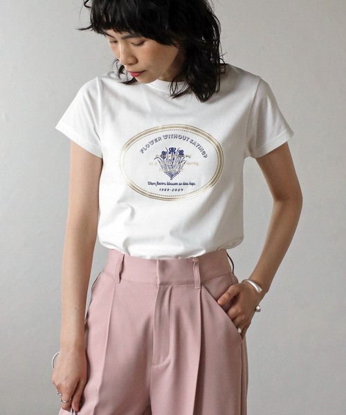 COMMRE（コムル）の「箔プリントフラワーコンパクトTシャツ（Tシャツ/カットソー・レディース・ホワイト/ネイビー/チャコールグレー・FREE）」の2枚目の写真