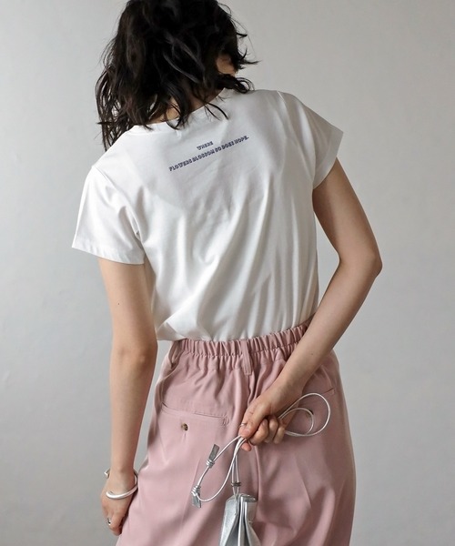 COMMRE（コムル）の「箔プリントフラワーコンパクトTシャツ（Tシャツ/カットソー・レディース・ホワイト/ネイビー/チャコールグレー・FREE）」の19枚目の写真