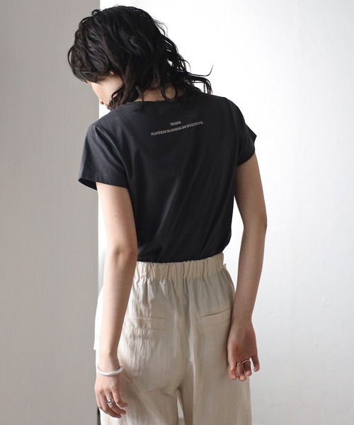 COMMRE（コムル）の「箔プリントフラワーコンパクトTシャツ（Tシャツ/カットソー・レディース・ホワイト/ネイビー/チャコールグレー・FREE）」の11枚目の写真