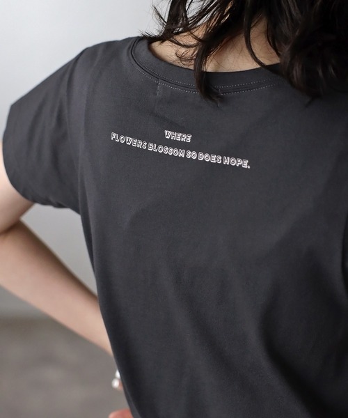 COMMRE（コムル）の「箔プリントフラワーコンパクトTシャツ（Tシャツ/カットソー・レディース・ホワイト/ネイビー/チャコールグレー・FREE）」の16枚目の写真