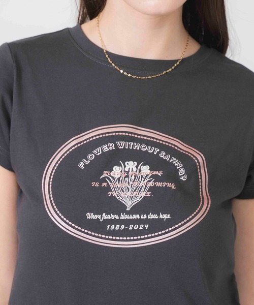 COMMRE（コムル）の「箔プリントフラワーコンパクトTシャツ（Tシャツ/カットソー・レディース・ホワイト/ネイビー/チャコールグレー・FREE）」の7枚目の写真