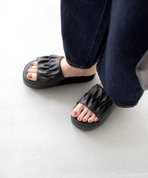 履くだけ体幹整う ななめソール ギャザーデザイン ミュール（サンダル