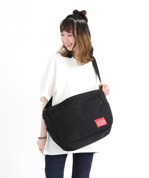 Manhattan Portage(マンハッタンポーテージ)の「Pedal Press Shoulder Bag(ショルダーバッグ・メンズ・ブラック・MEDIUM)」の13枚目の写真