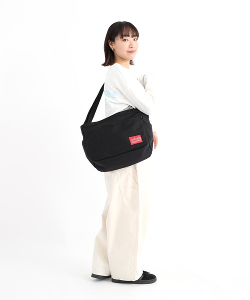 Manhattan Portage（マンハッタンポーテージ）の「Pedal Press Shoulder Bag（ショルダーバッグ・メンズ・ブラック・MEDIUM）」の14枚目の写真