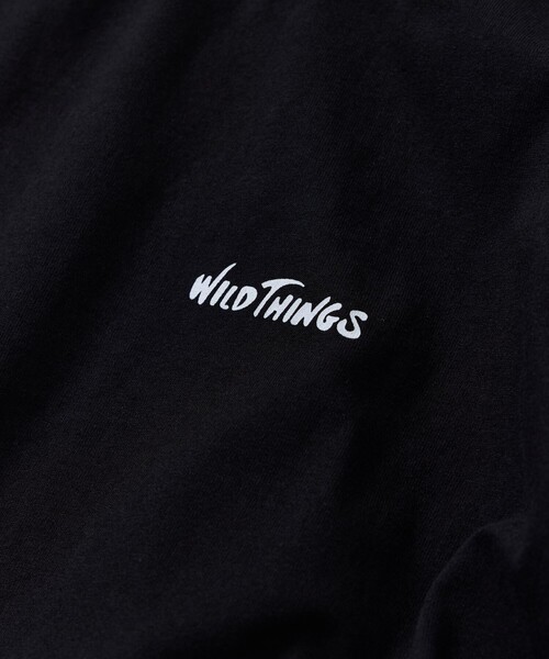 FREAK'S STORE（フリークスストア）の「限定展開 WILD THINGS×FREAK'S STORE/ワイルドシングス 別注 ビッグシルエット サイドポケット クルーネックTシャツ（Tシャツ/カットソー・メンズ・ホワイト/オリーブ/ベージュ/ブラック・SMALL/MEDIUM/LARGE）」の8枚目の写真