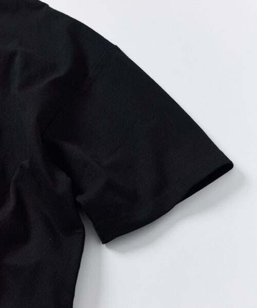 FREAK'S STORE（フリークスストア）の「限定展開 WILD THINGS×FREAK'S STORE/ワイルドシングス 別注 ビッグシルエット サイドポケット クルーネックTシャツ（Tシャツ/カットソー・メンズ・ホワイト/オリーブ/ベージュ/ブラック・SMALL/MEDIUM/LARGE）」の7枚目の写真