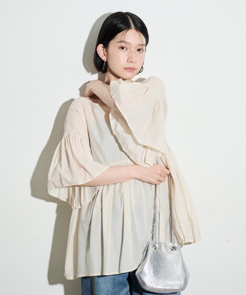Shelly island（シェリーアイランド）の「2WAYギャザーブラウス（シャツ/ブラウス・レディース・ブラック/ベージュ・FREE）」の8枚目の写真