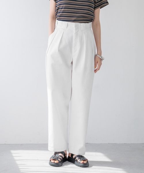 LOWRYS FARM（ローリーズファーム）の「Ｄｉｃｋｉｅｓワイドパンツ　993453（チノパンツ・レディース・ベージュ/ブラック/オフホワイト・MEDIUM/LARGE）」の2枚目の写真