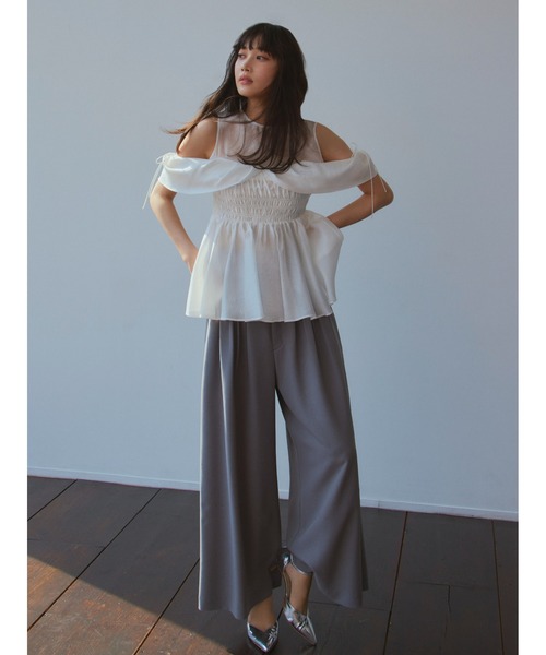 FRAY I.D（フレイアイディー）の「オフショルペプラムブラウス