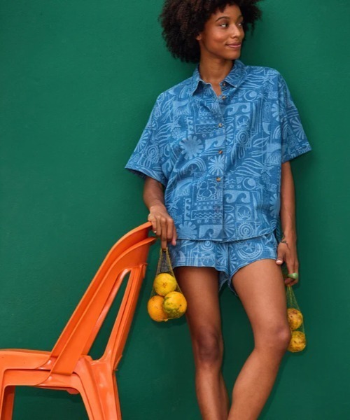 ROXY(ロキシー)の「BEACH NOSTALGIA DENI/ロキシー半袖総柄シャツ(シャツ/ブラウス・レディース・ブルー・SMALL/MEDIUM/X-SMALL)」の3枚目の写真