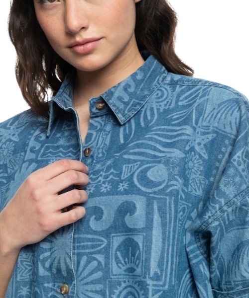 ROXY(ロキシー)の「BEACH NOSTALGIA DENI/ロキシー半袖総柄シャツ(シャツ/ブラウス・レディース・ブルー・SMALL/MEDIUM/X-SMALL)」の9枚目の写真