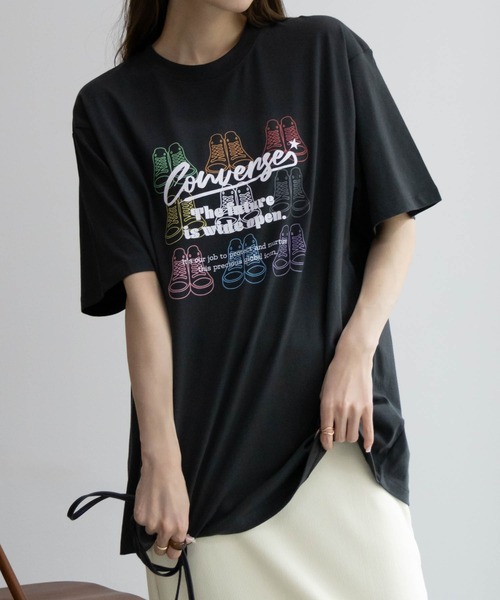 CONVERSE(コンバース)の「CONVERSE カラフルシューズプリントBIGTシャツ(Tシャツ/カットソー・レディース・チャコールグレー/ネイビー/オートミール・M/L)」の5枚目の写真