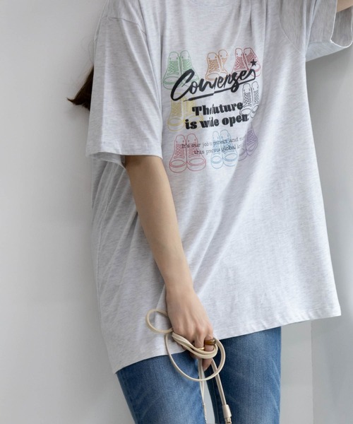 CONVERSE(コンバース)の「CONVERSE カラフルシューズプリントBIGTシャツ(Tシャツ/カットソー・レディース・チャコールグレー/ネイビー/オートミール・M/L)」の11枚目の写真
