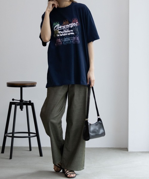 CONVERSE(コンバース)の「CONVERSE カラフルシューズプリントBIGTシャツ(Tシャツ/カットソー・レディース・チャコールグレー/ネイビー/オートミール・M/L)」の12枚目の写真