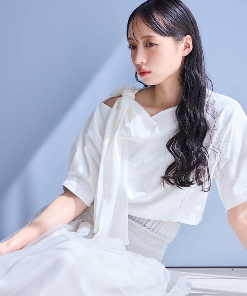 one after another NICE CLAUP（ワンアフターアナザーナイスクラップ）の「リボン取り外し可能/肩リボンワンショルダーT（Tシャツ/カットソー・レディース・ブラック/オフホワイト/杢グレー/ピンク・FREE）」の5枚目の写真