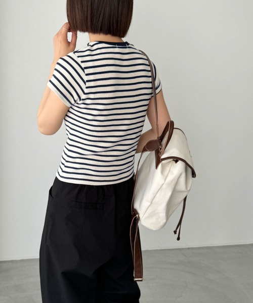 CANAL JEAN(キャナルジーン)の「Are.(アー) パイピングボーダーコンパクト半袖Tシャツ(Tシャツ/カットソー・レディース・ネイビー/ブルー・ONE SIZE)」の5枚目の写真