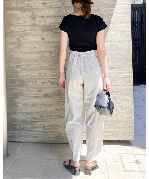 She's Closet(シーズクローゼット)の「アシンメトリーカットアウト半袖クロップ丈ショートTシャツ(Tシャツ/カットソー・レディース・ブラック/チャコールグレー/グリーン/クリーム・FREE)」の9枚目の写真