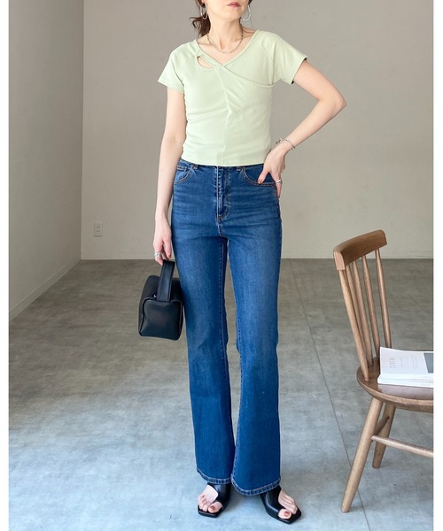 She's Closet(シーズクローゼット)の「アシンメトリーカットアウト半袖クロップ丈ショートTシャツ(Tシャツ/カットソー・レディース・ブラック/チャコールグレー/グリーン/クリーム・FREE)」の22枚目の写真