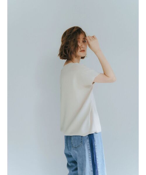 YECCA VECCA（イェッカヴェッカ）の「Vネックドルマンニット（ニット/セーター・レディース・ベージュ/アイボリー/ブラック/ブルー/その他7・FREE）」の7枚目の写真