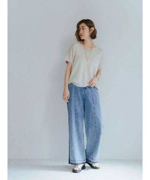 YECCA VECCA（イェッカヴェッカ）の「Vネックドルマンニット（ニット/セーター・レディース・ベージュ/アイボリー/ブラック/ブルー/その他7・FREE）」の13枚目の写真