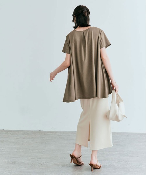 kirakiraShop(キラキラショップ)の「前後ヘム プリーツ ストレッチ 半袖 トップス(Tシャツ/カットソー・レディース・ブラウン/ダークグリーン/モカ/ライトグレー/ブラック/ネイビー・L/M)」の14枚目の写真