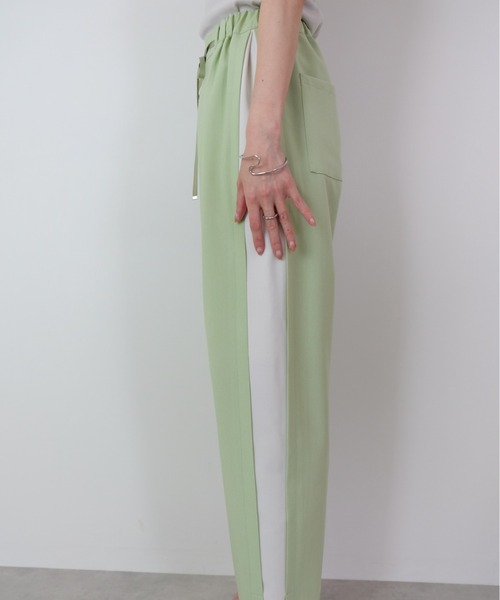 【セール】サイドタック配色テーパードパンツ（スラックス）｜TEVALT（ヴァレット）