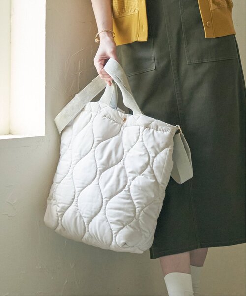 ikka(イッカ)の「キルティングビッグトートバッグ(ショルダーバッグ・レディース・ブラック/オフホワイト/グレー/ブルー・FREE)」の18枚目の写真