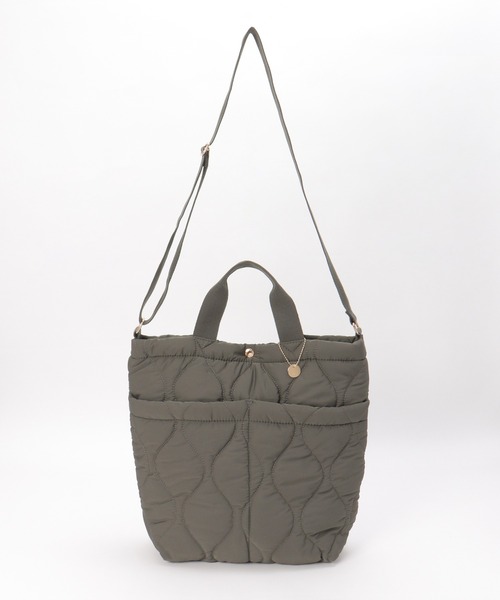 ikka(イッカ)の「キルティングビッグトートバッグ(ショルダーバッグ・レディース・ブラック/オフホワイト/グレー/ブルー・FREE)」の3枚目の写真