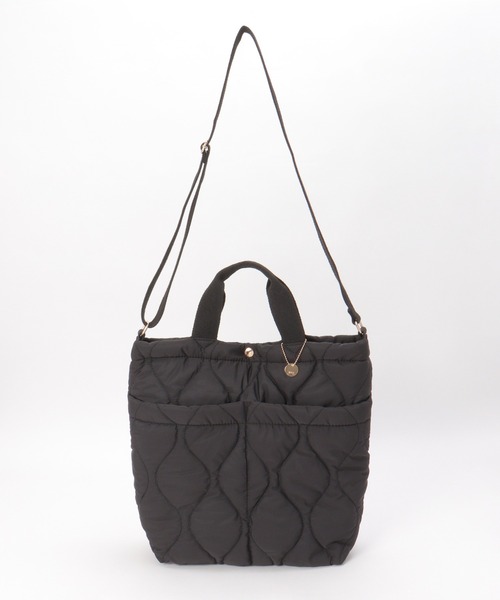 ikka(イッカ)の「キルティングビッグトートバッグ(ショルダーバッグ・レディース・ブラック/オフホワイト/グレー/ブルー・FREE)」の5枚目の写真