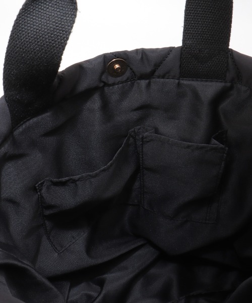 ikka(イッカ)の「キルティングビッグトートバッグ(ショルダーバッグ・レディース・ブラック/オフホワイト/グレー/ブルー・FREE)」の15枚目の写真