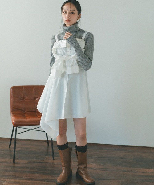 VANNIE U(ヴァニーユー)の「イレギュラーヘムオフショルミニワンピース(シャツワンピース・レディース・ブラック/ホワイト・FREE)」の7枚目の写真