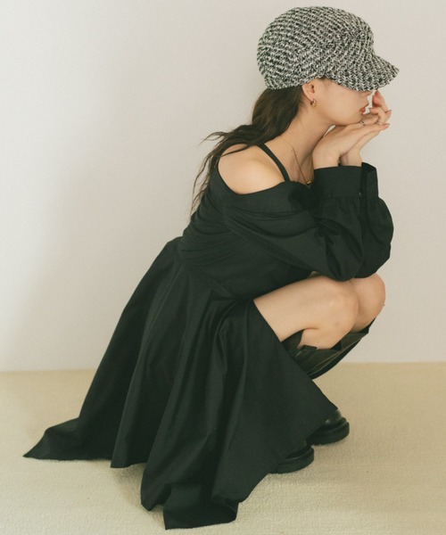 VANNIE U(ヴァニーユー)の「イレギュラーヘムオフショルミニワンピース(シャツワンピース・レディース・ブラック/ホワイト・FREE)」の20枚目の写真