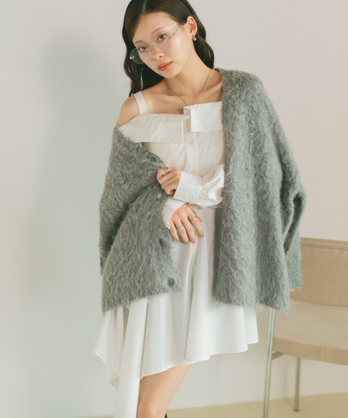 VANNIE U(ヴァニーユー)の「イレギュラーヘムオフショルミニワンピース(シャツワンピース・レディース・ブラック/ホワイト・FREE)」の17枚目の写真